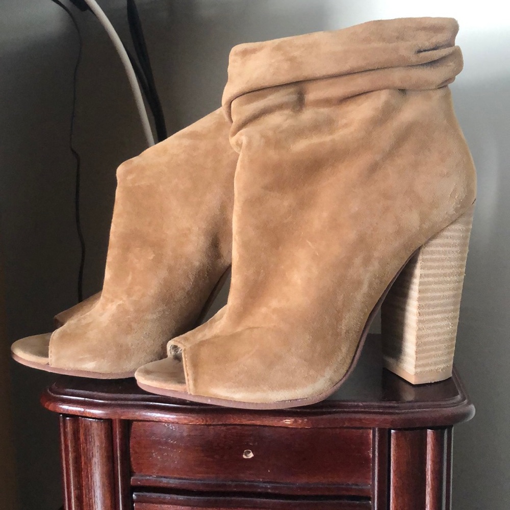 Chinese laundry size 7.5 open toe suede bootie